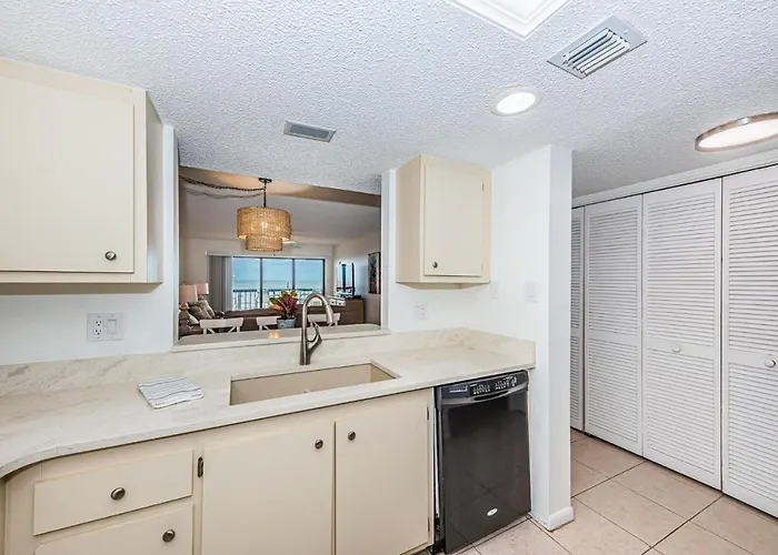 Sandcastle North Unit #403 Aparthotel